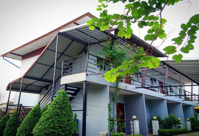 Hotel Pool Pimaan Resort 18