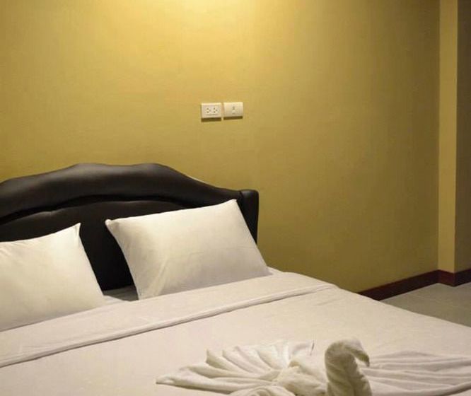 Hotel Pool Pimaan Resort 3