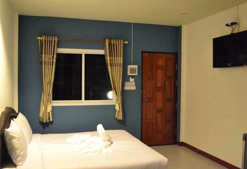 Hotel Pool Pimaan Resort 7