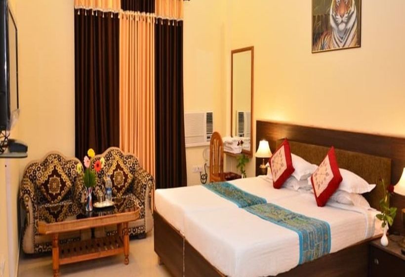 Hotel Ananta Palace 4