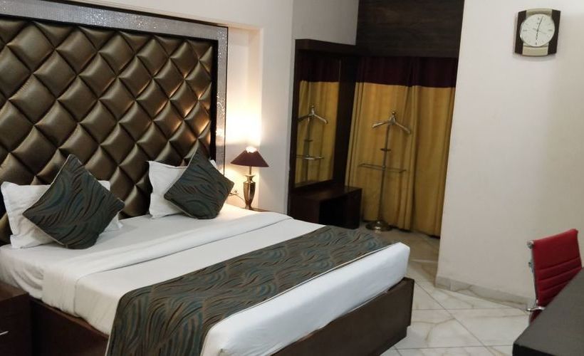 Hotel Mansarover Paradise 3