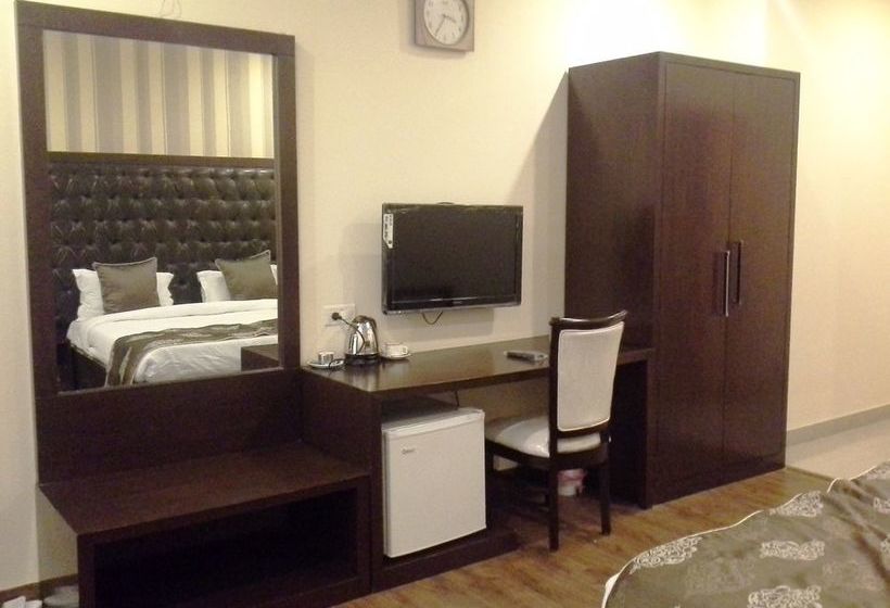 Hotel Mansarover Paradise 8