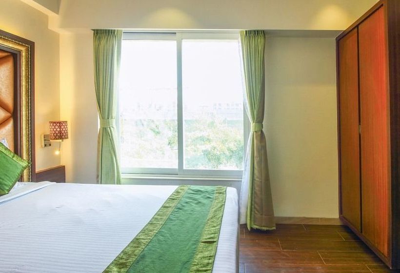 Hotel Treebo Laxvas 10