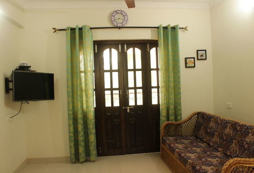 Oyo 6237 Home Cozy 2bhk Candolim 1