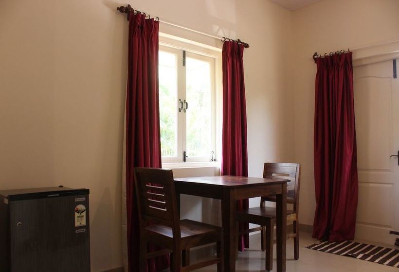 Oyo 9213 Home Studios Near Tito S Lane 19