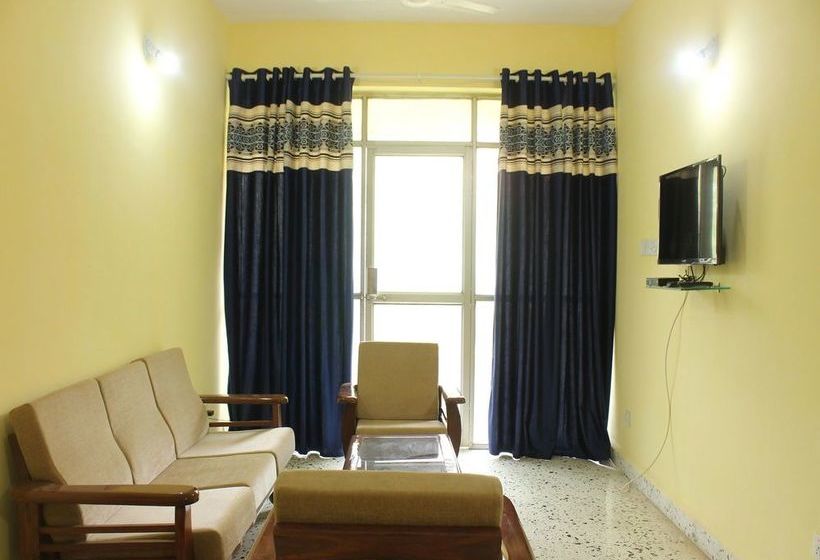 Oyo 9280 Home 2 Bhk Miramar Beach 1