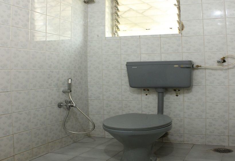 Oyo 9280 Home 2 Bhk Miramar Beach 16