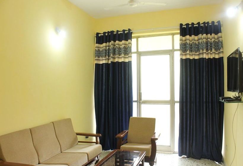 Oyo 9280 Home 2 Bhk Miramar Beach 4