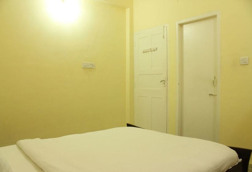 Oyo 9280 Home 2 Bhk Miramar Beach 7