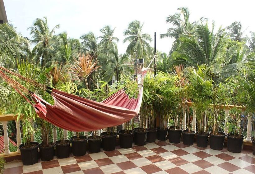 Oyo 10403 Home Modern Studios Candolim 14