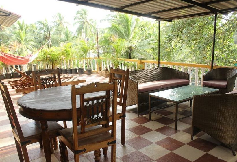 Oyo 10403 Home Modern Studios Candolim 19