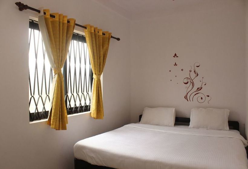 Oyo 10403 Home Modern Studios Candolim 2