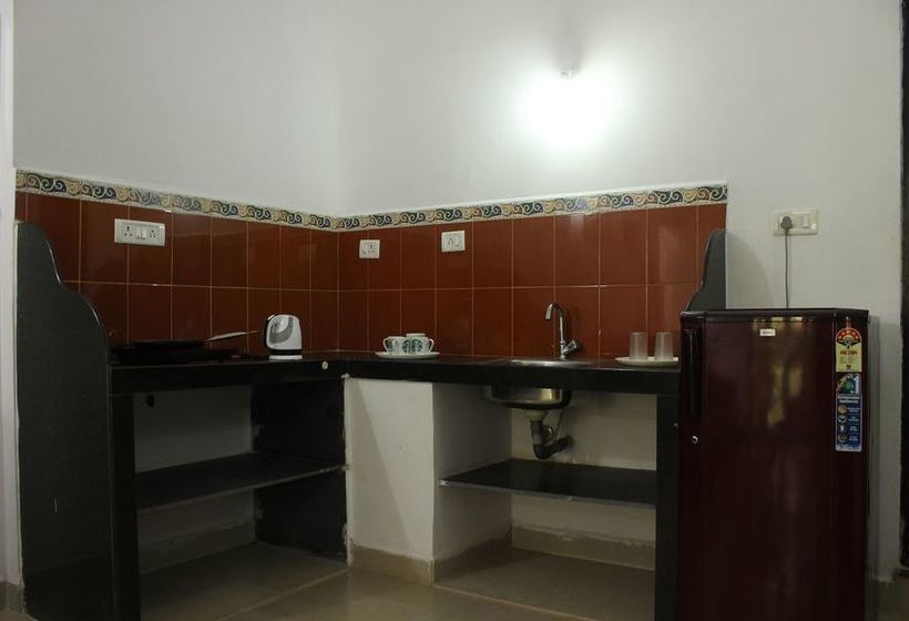 Oyo 10403 Home Modern Studios Candolim 7