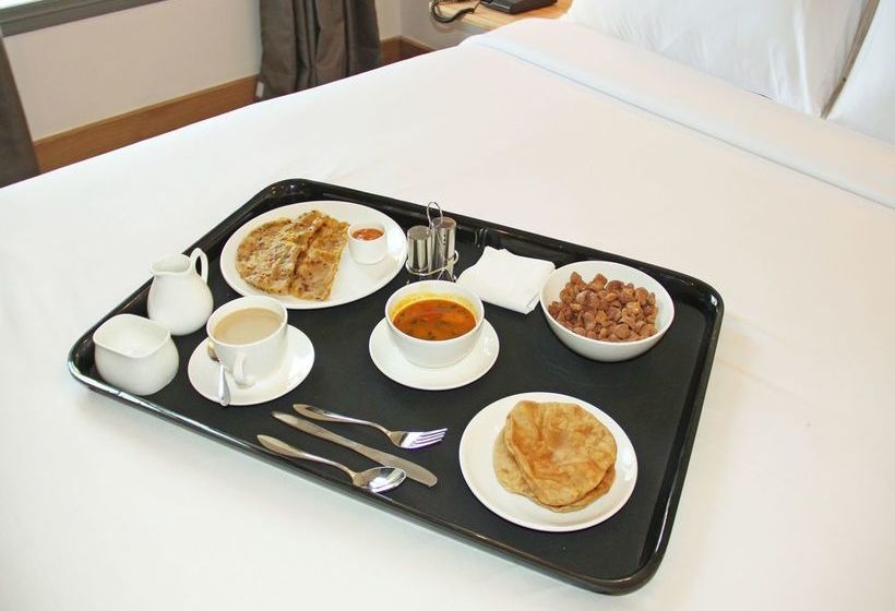 Oyo 11525 Hotel Queen Of Queens Standard 16