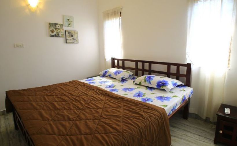 Crescent Villa No. 7 1