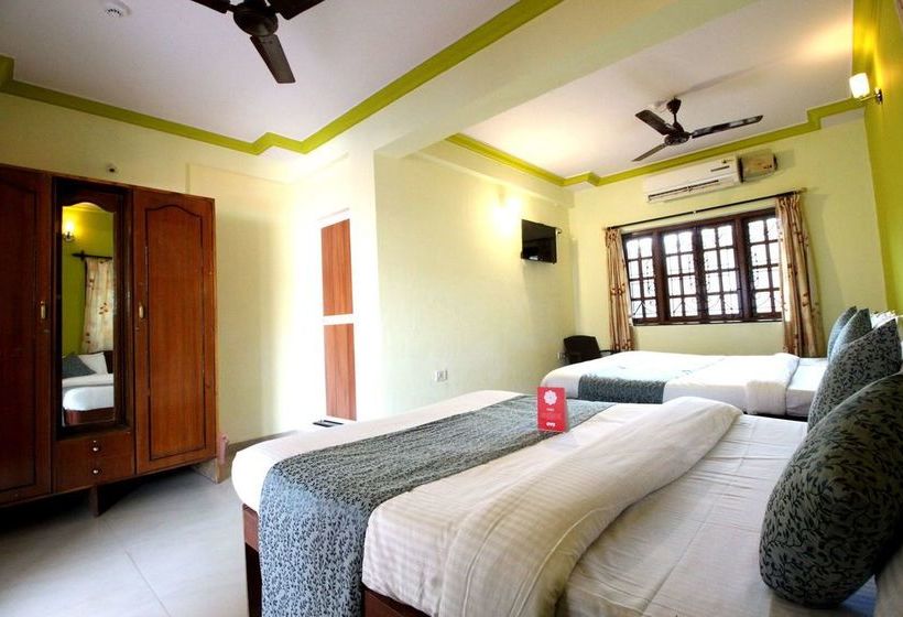 Oyo 9896 Hotel Purushottam Residency 4