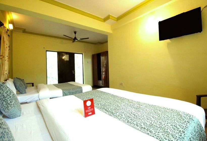 Oyo 9896 Hotel Purushottam Residency 5