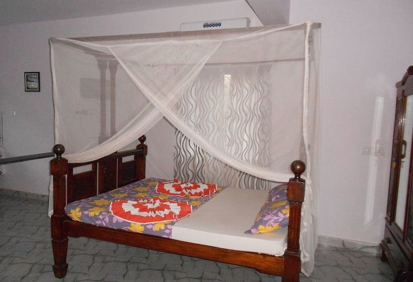 Pensão Casa Almeida Guest House 5