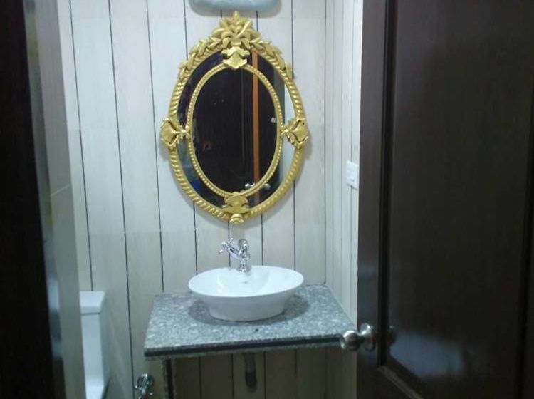 Pension Crown Villa Vagator 9