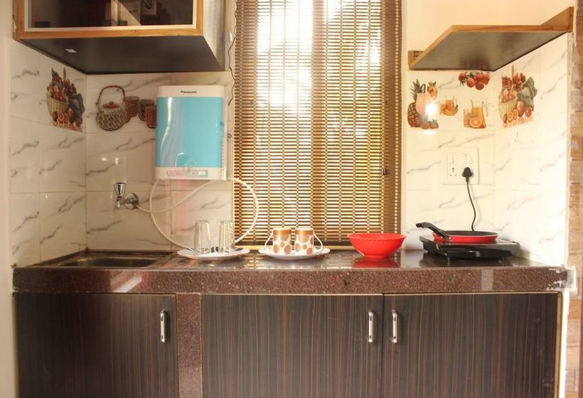 Oyo 9217 Home Studios Near Candolim Beach 10