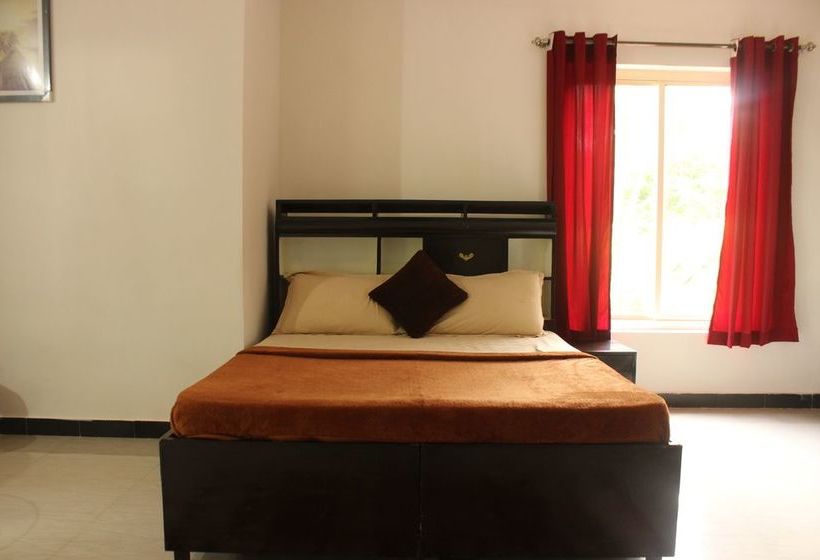 Oyo 9217 Home Studios Near Candolim Beach 4