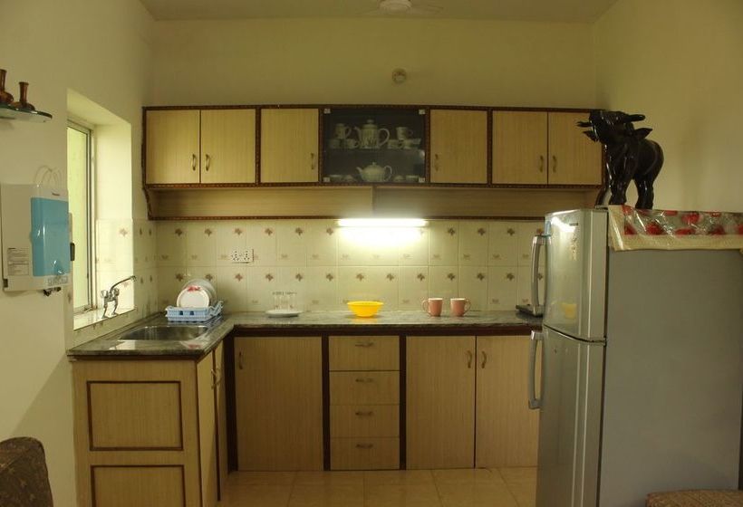 Oyo 9217 Home Studios Near Candolim Beach 9