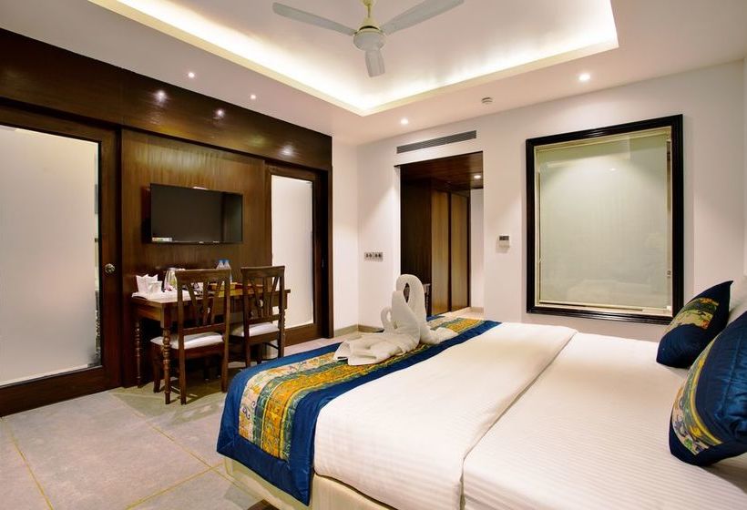 Fabhotel King's Court 9