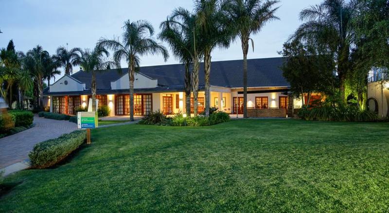 Hotel Valustay @ Birchwood 8