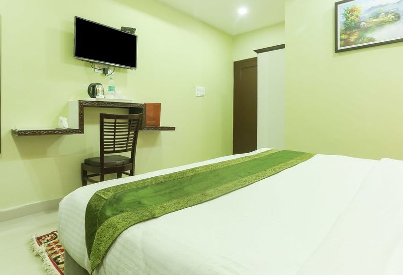 Hotel Roshan House 12