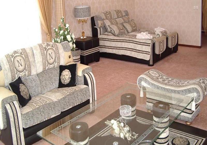 Hotel Imperatorsky Dvorets 11