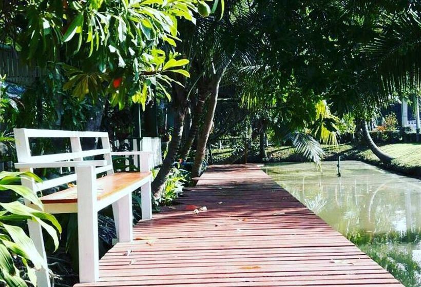 Hotel Baansuansabai Ploenpanmai Resort 11