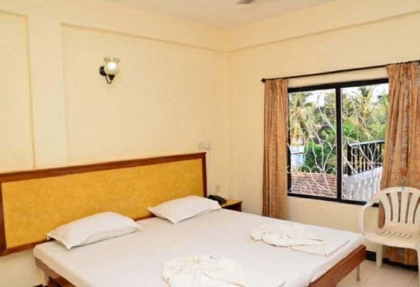 Hotel Ocean Waves Meera 1