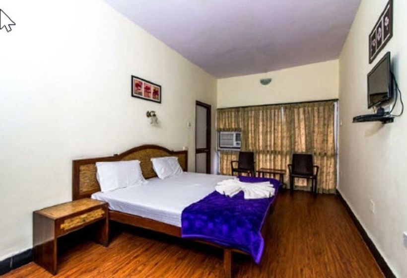 Hotel Ocean Waves Meera 5