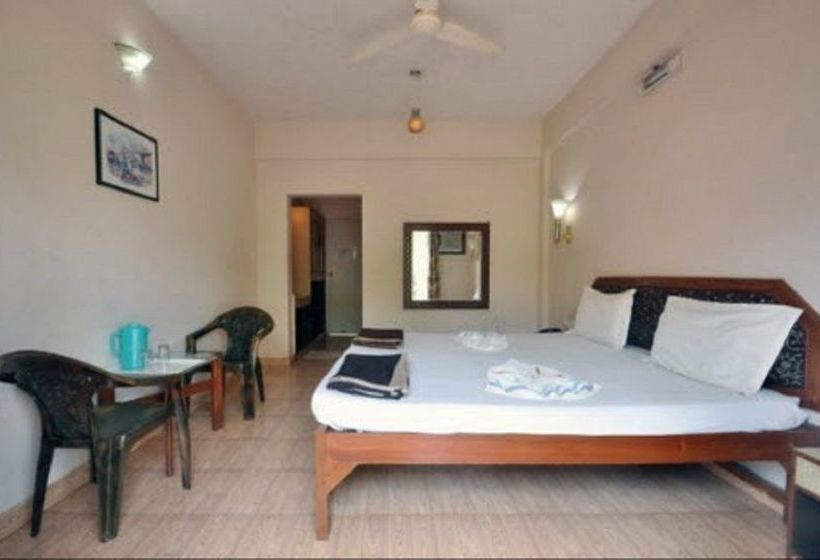 Hotel Ocean Waves Meera 7