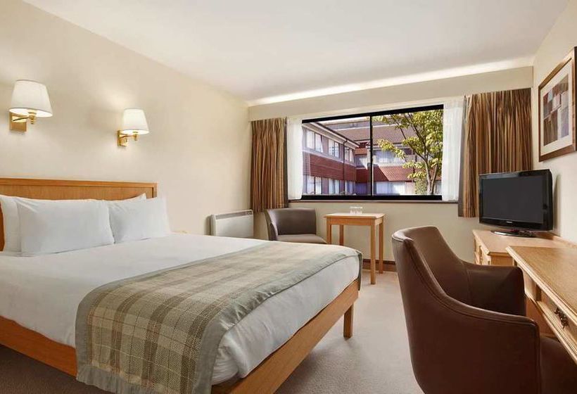 Hotel Crowne Plaza Basingstoke 9
