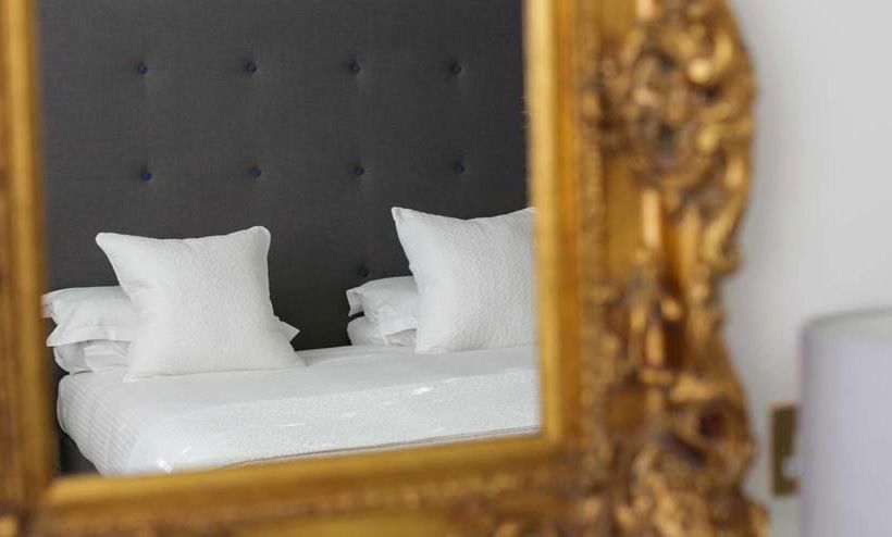 Hotel The Roseate Villa