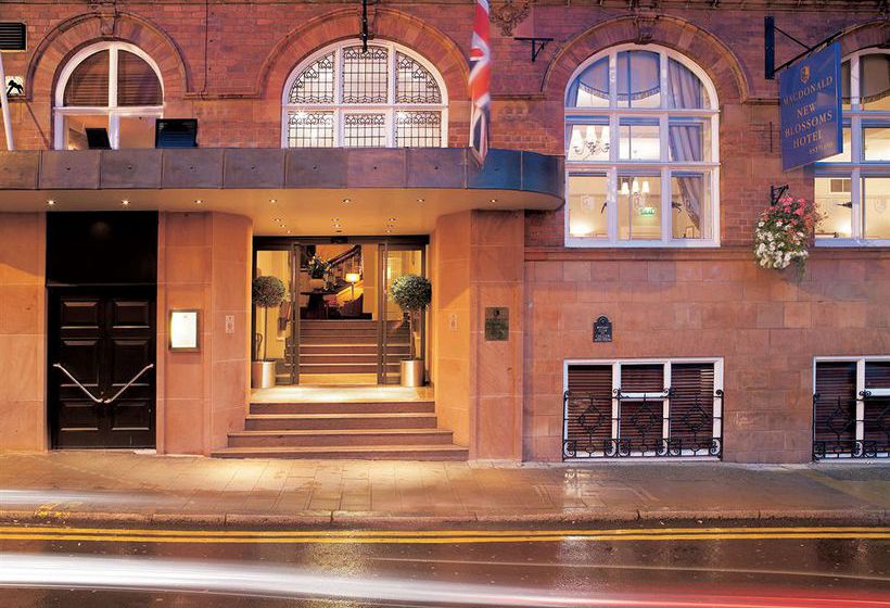 Hotel The Macdonald New Blossoms