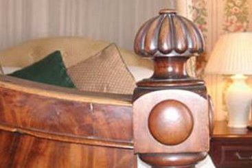 Hotel Bishops Table 1