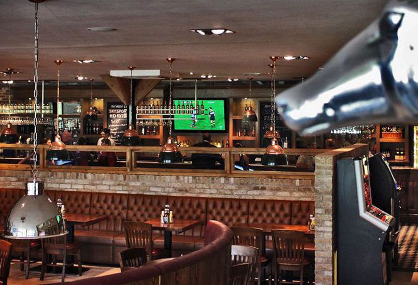 Hotel Old Thorns Manor 20