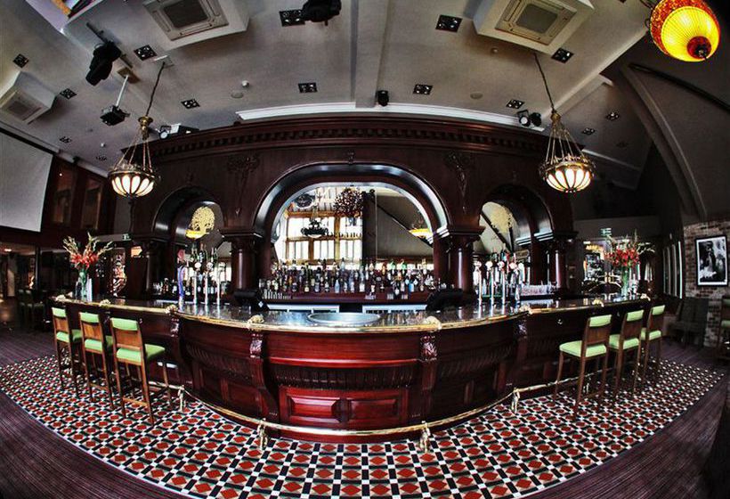 Hotel Old Thorns Manor 5