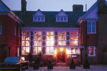Hotel Westover Hall