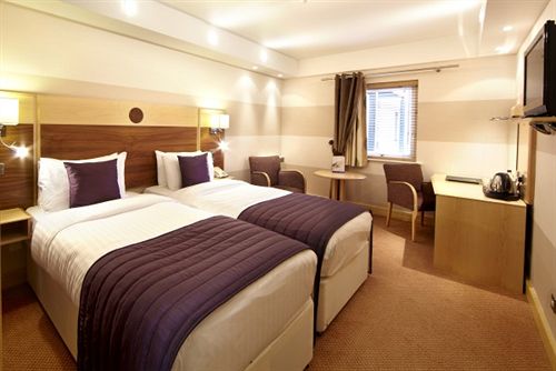 Hotel Cedar Court 13