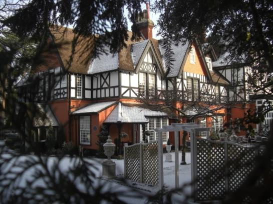 Hotel Langtry Manor Love Nest of a King 10