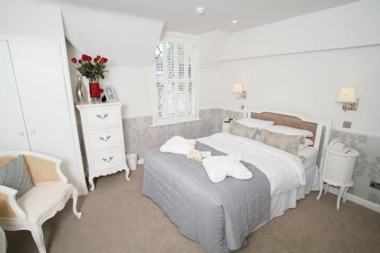 Hotel Langtry Manor Love Nest of a King 4