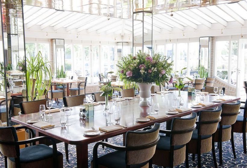 Hotel Carlton Oasis 4