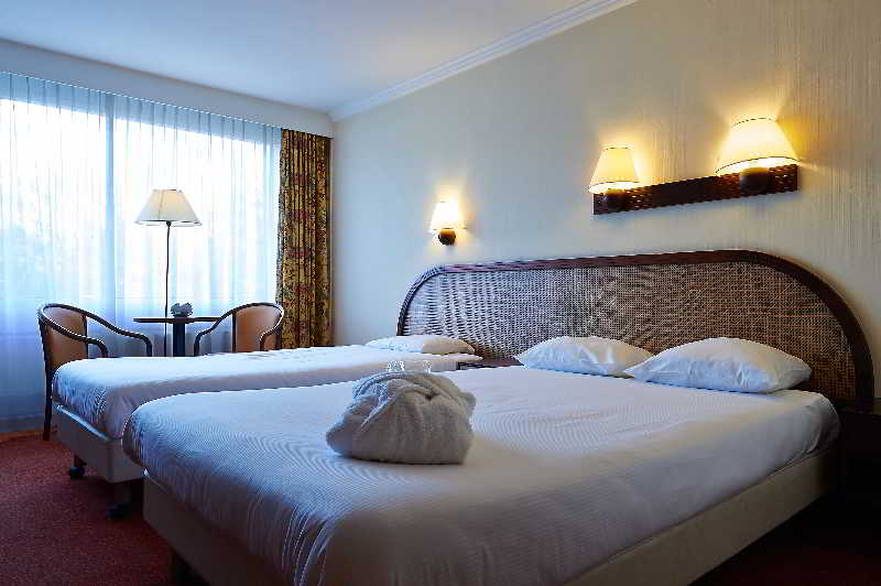 Postillion Hotel Haren 11