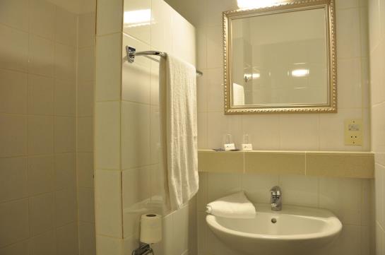 Hotel Terminus Goes 12