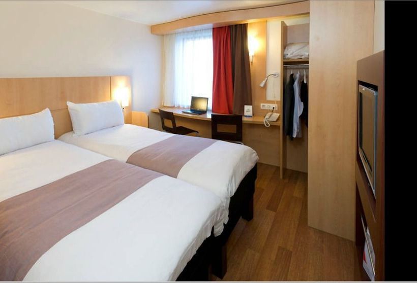 Hotel Ibis Brussels Airport 10