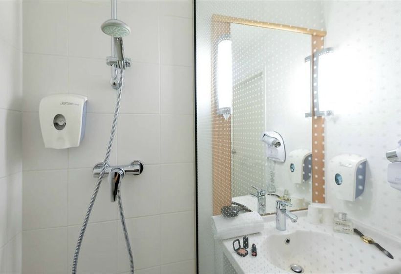 Hotel Ibis Brussels Airport 7