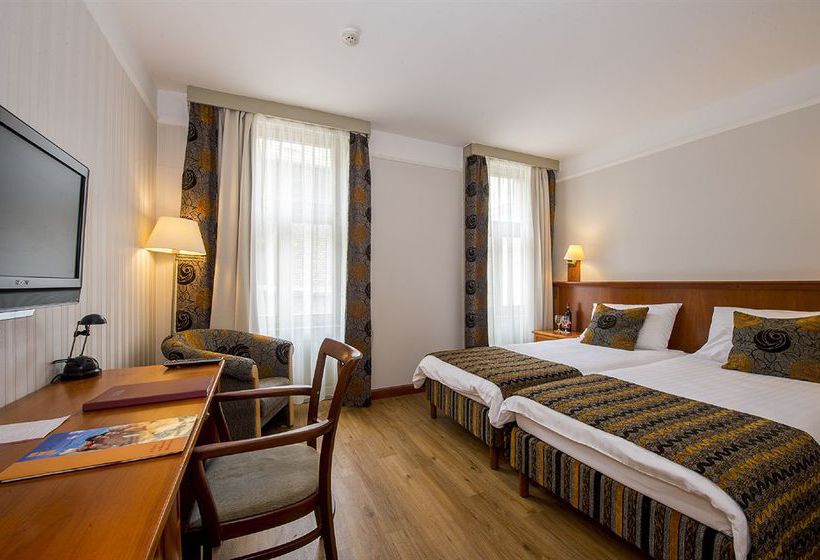 The Three Corners Hotel Art